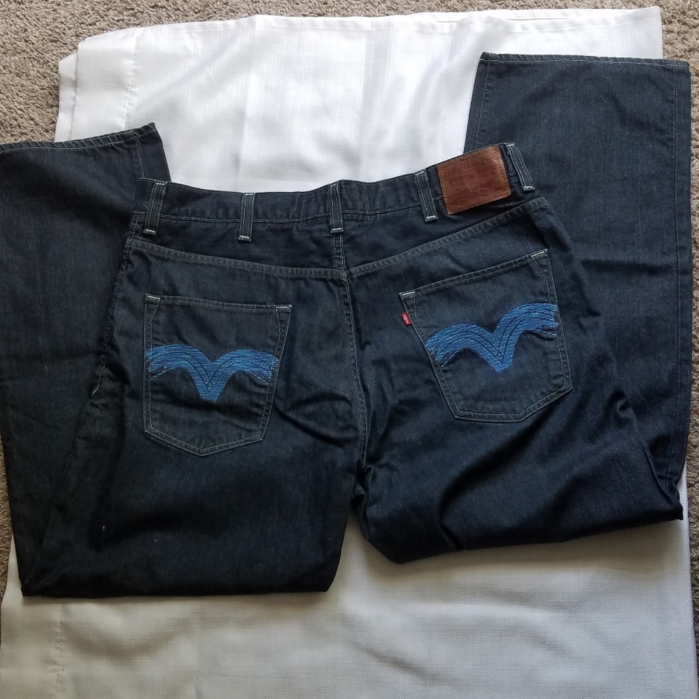 Dark washed Levi's